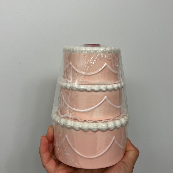 Fake cake - Picture 3 of 4